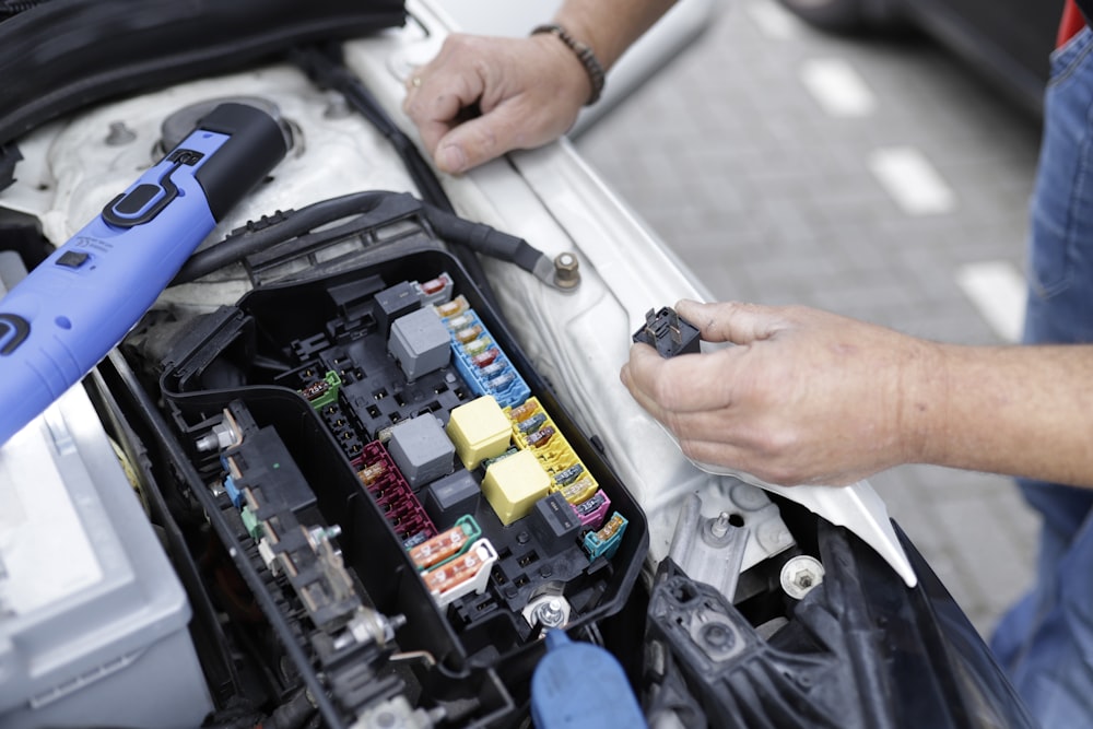 Electrical fault tracing and fuse-box repair at AUTOEXPERT Virginia Beach