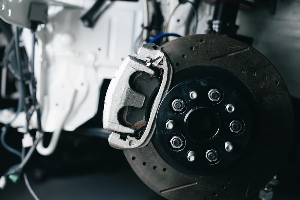Brake service and repair — brake rotor and caliper, AUTOEXPERT Virginia Beach