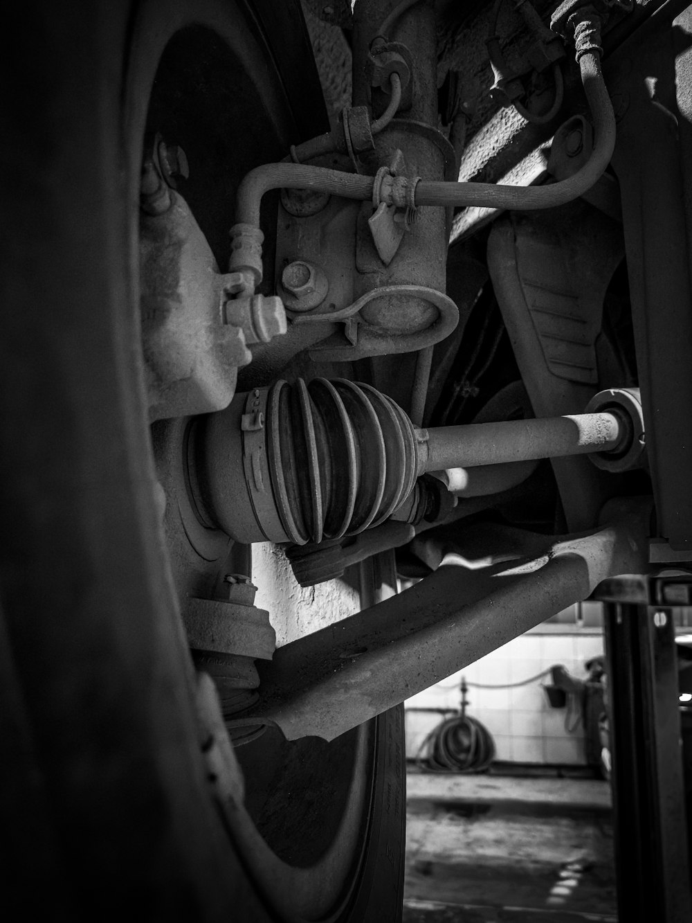 Suspension and steering repair — undercarriage service at AUTOEXPERT Virginia Beach
